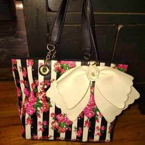 Betsy Johnson floral tote shoulder bag